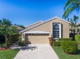 4570 Carlton Golf Dr, Lake Worth, FL 33449