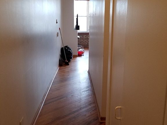 5th image of 1801 W Larchmont Ave APT 202