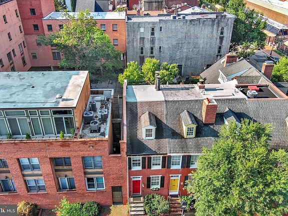 3rd image of 131 W Barre St