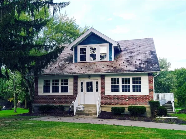 2108 Evans City Rd, Zelienople, PA 16063