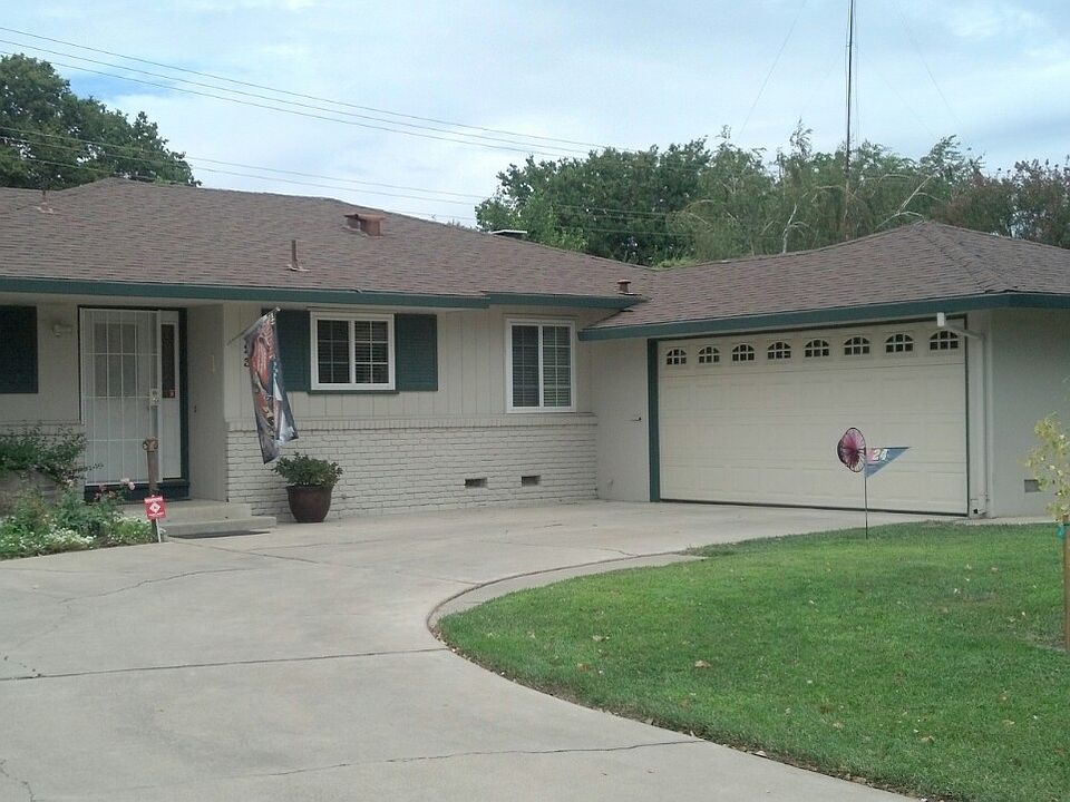 1st image of 323 E El Campo Ave