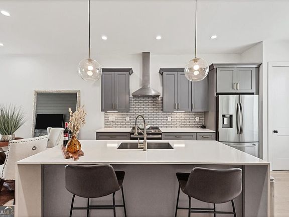 4th image of 701 Pryor St SW #5