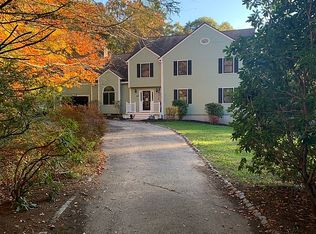 27 Brittany Ln, Dartmouth, MA 02747