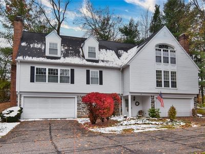 47 Cleveland St, Chagrin Falls, OH, 44022