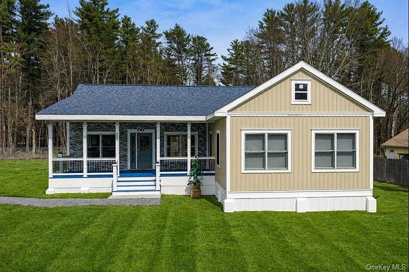 1st image of 639 Burlingham Road