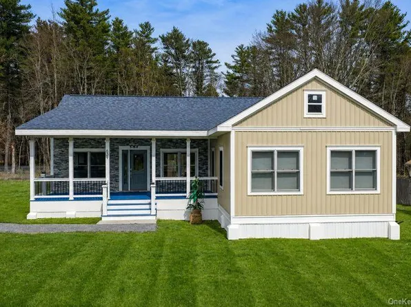 639 Burlingham Road, Bloomingburg, NY 12721