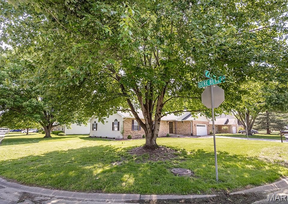 1 Cheryl Dr, Mascoutah, IL 62258 | Zillow