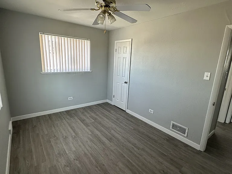 3680 Locust St — Photo 8