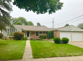 2812 Cooley Dr, Lansing, MI