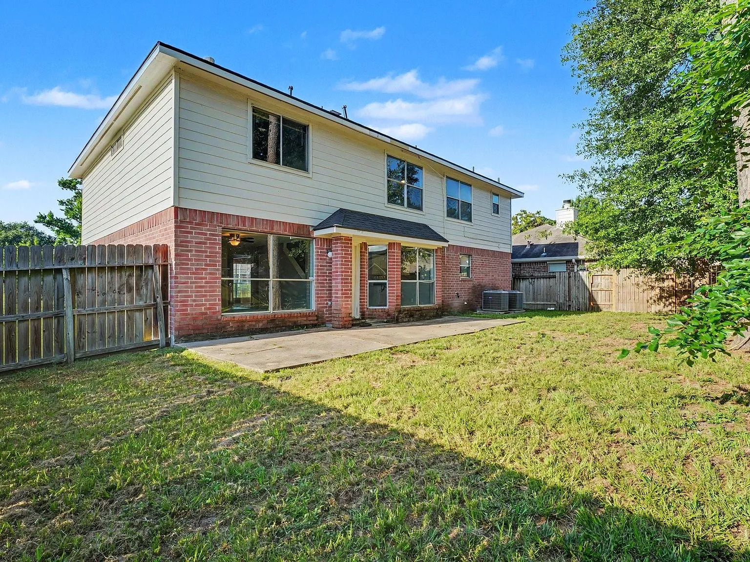 4 bed, 2.5 bath, 2766 sqft, $2,399 — Photo 3