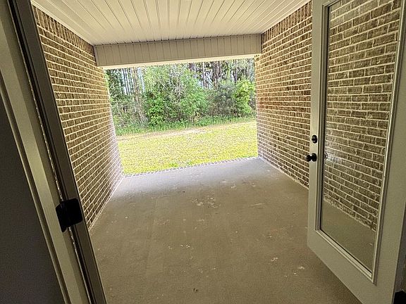 3rd image of 652 Mayflower Dr