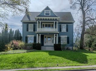 10 Brattle Rd, Syracuse, NY 13203
