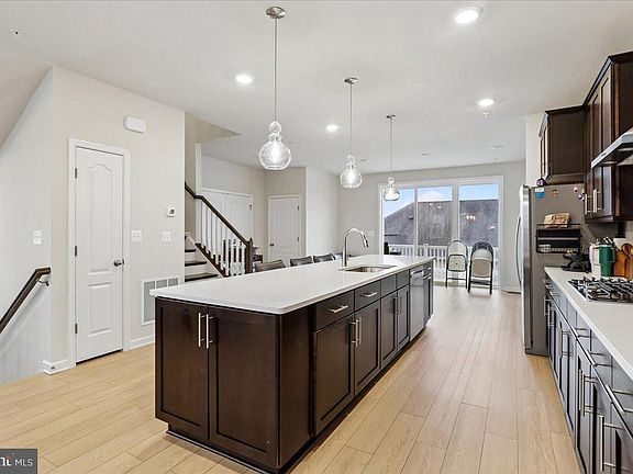 5th image of 10800 Blanton Way