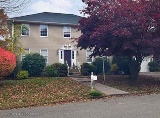 31 Sprague Cir, Johnston, RI 02919