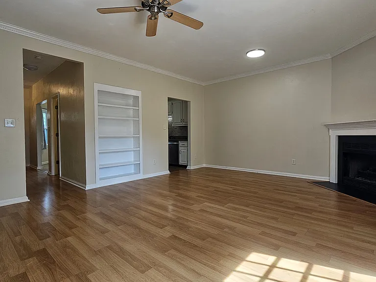 627 Creekside Ct — Photo 9