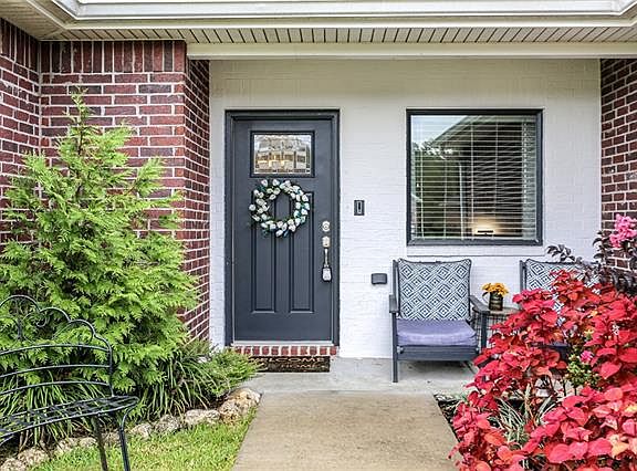 3rd image of 2961 Mount Talbot St