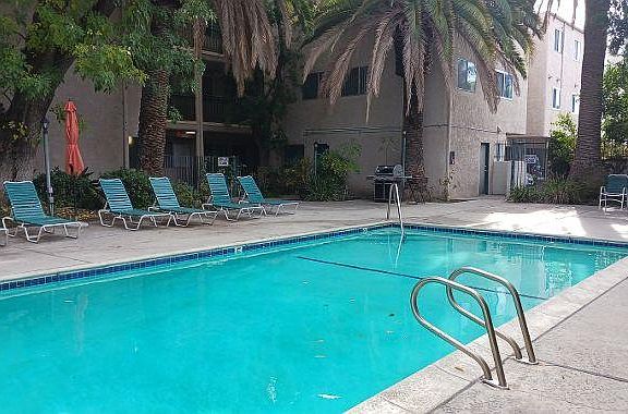 4th image of 6121 Woodman Ave APT 311