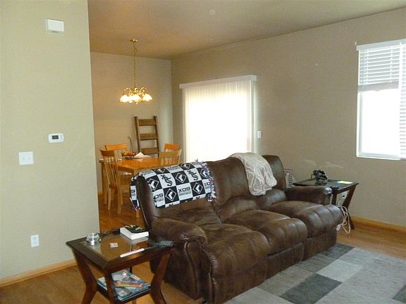 3rd image of 6536 Commonwealth Dr