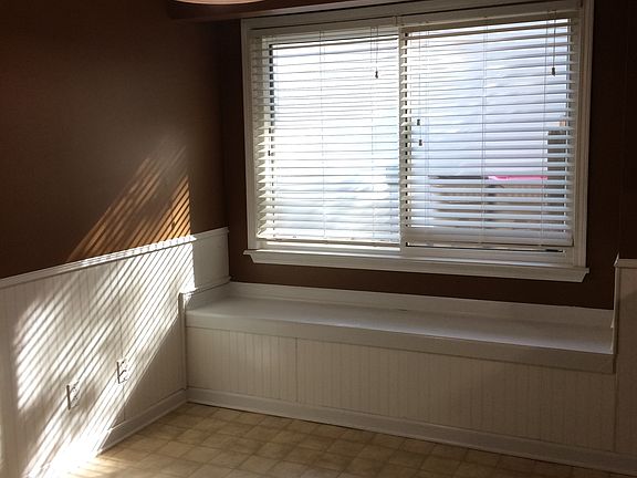 2nd image of 120 Royal Colony Ct