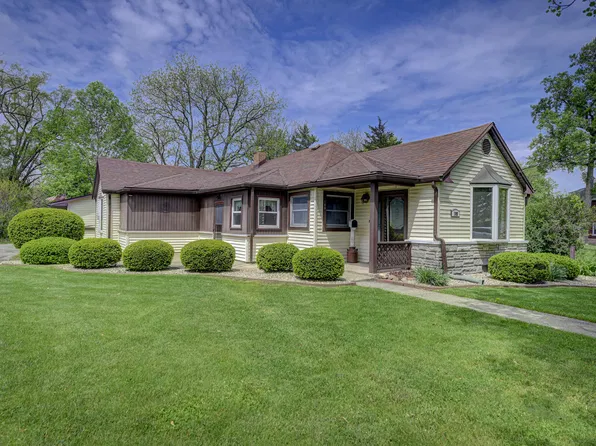 109 N Nichols St, Lowell, IN 46356