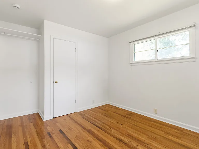 623 Colorado St — Photo 11