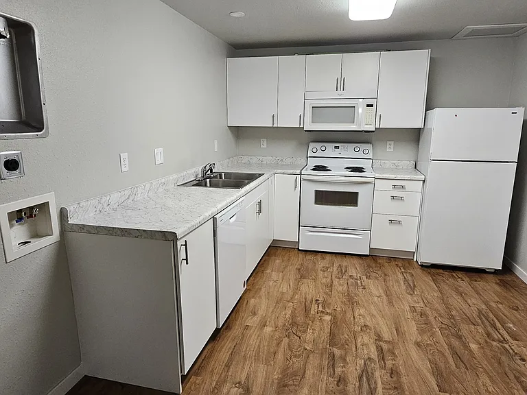 5402 Cedar St — Photo 7