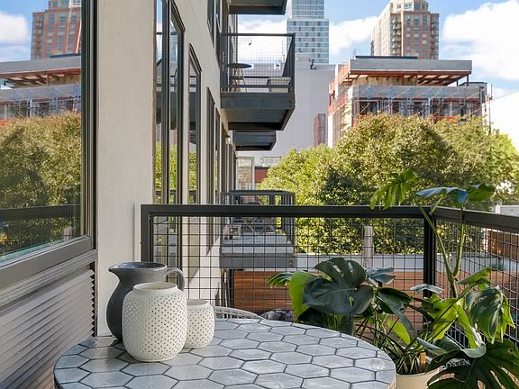 3rd image of 5-27 51st Ave #3C