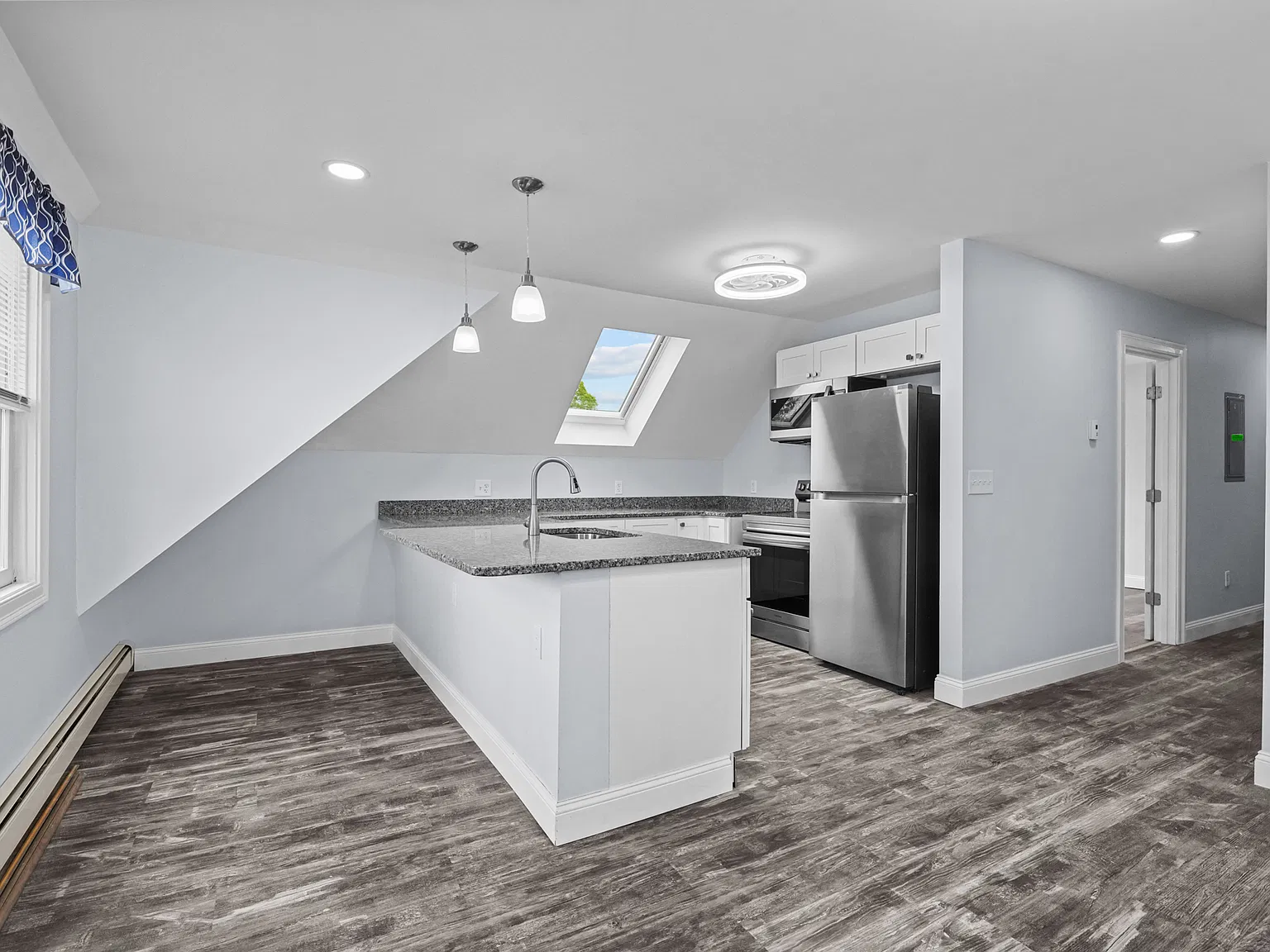 17 Selkirk Rd — Photo 4