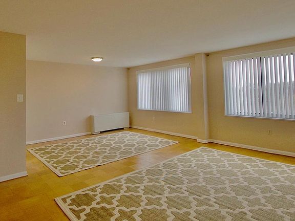 2nd image of 10201 Grosvenor Pl APT 1506