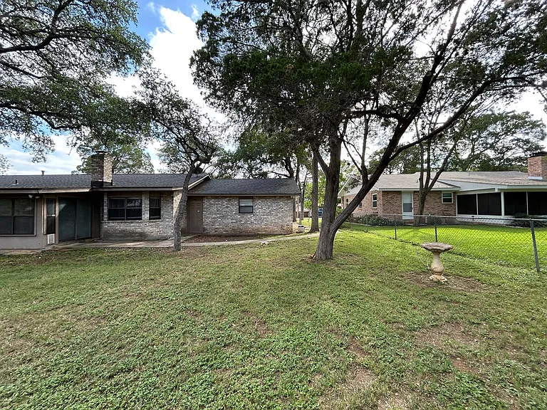 826 Timber Dr — Photo 39