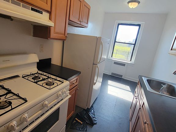 3rd image of 8449 Elmhurst Ave APT 3E