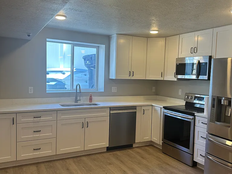 604 W 25 N — Photo 3