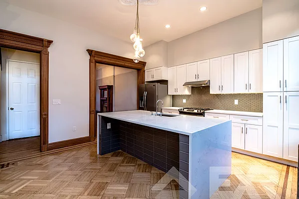 Rented by EXR | media 15