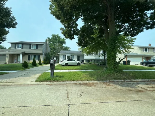 42859 Pheasant Run Dr, Sterling Heights, MI 48313