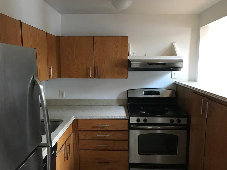 1765 Willard St NW #L — Photo 8