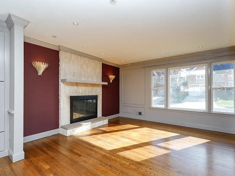 10306 Fleming Ave — Photo 2