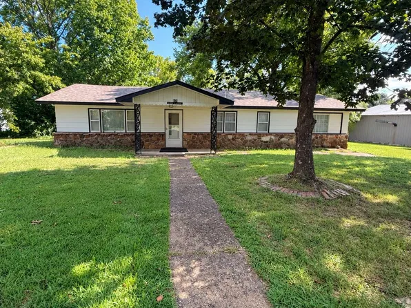 486 Myrtle St, Taneyville, MO 65759