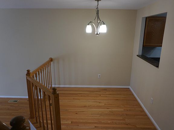 3rd image of 6009 Liverpool Ln