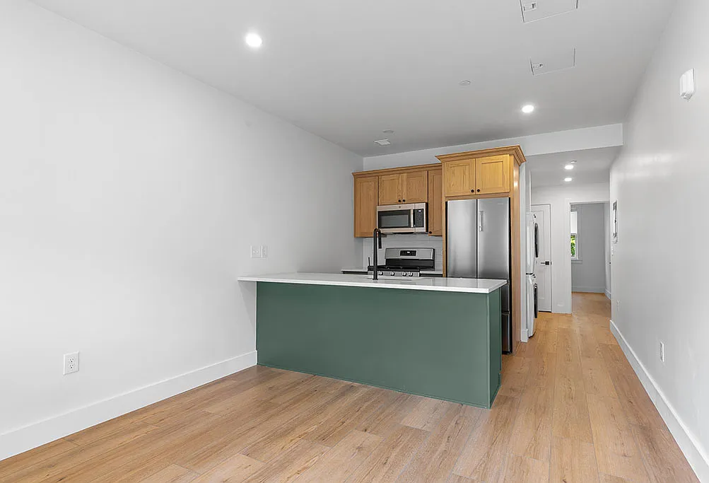 2 bed, 705 sqft, $2,899 — Photo 4