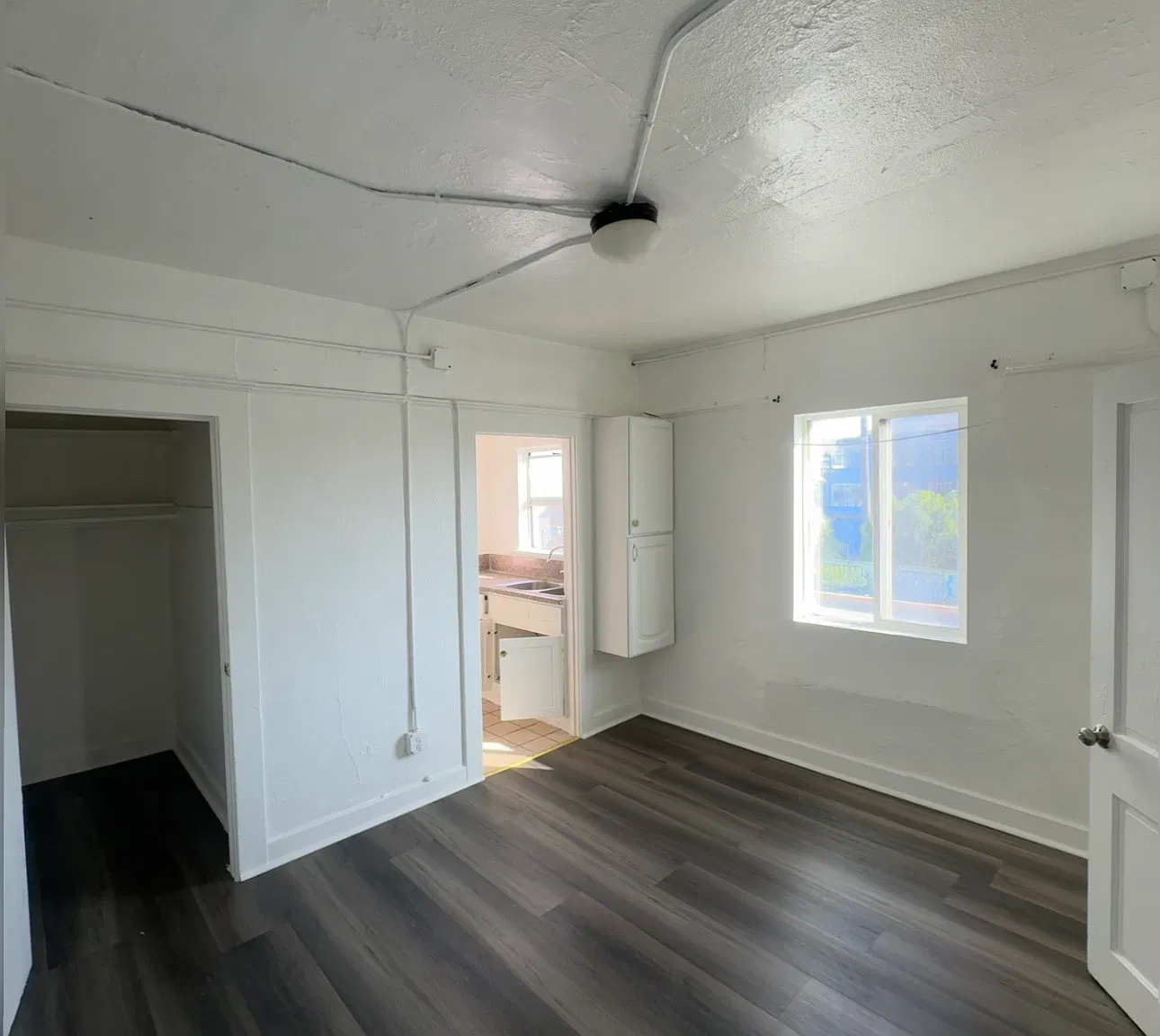2 bed, 720 sqft, $2,200 — Photo 4