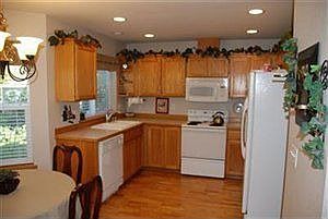 5th image of 1510 Redwood Pl SE