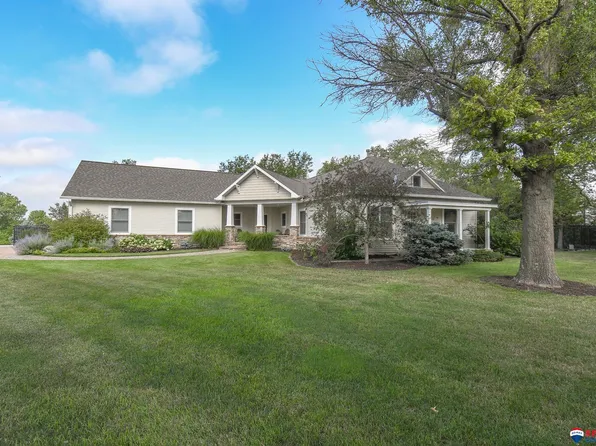 5901 SW 12th St, Lincoln, NE 68523