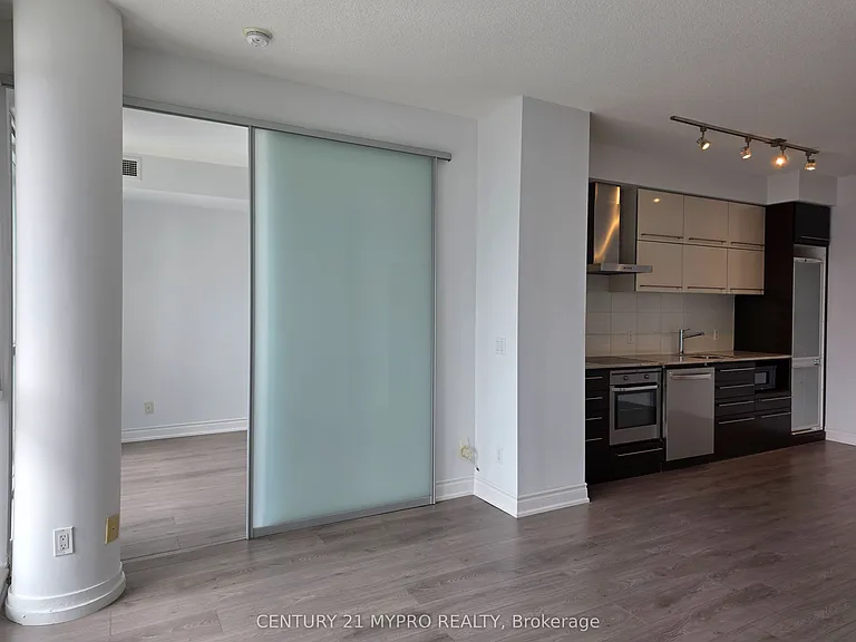 770 Bay St #Penthouse 507 — Photo 8