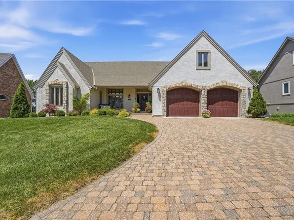 414 SW Seaside Sparrow St, Lees Summit, MO 64082