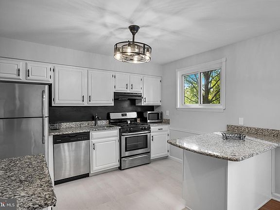 3rd image of 145 Tuckerton Rd