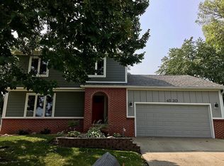4520 82nd St, Urbandale, IA 50322