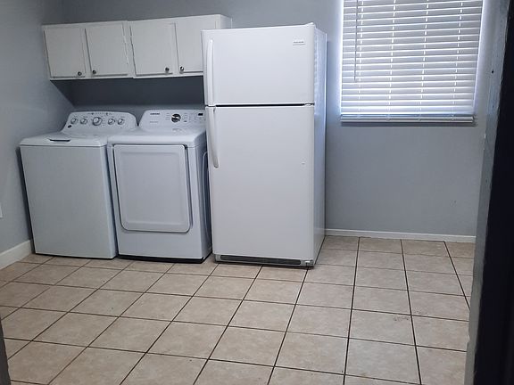 2nd image of 5305 El Encanto Pl NE APT A