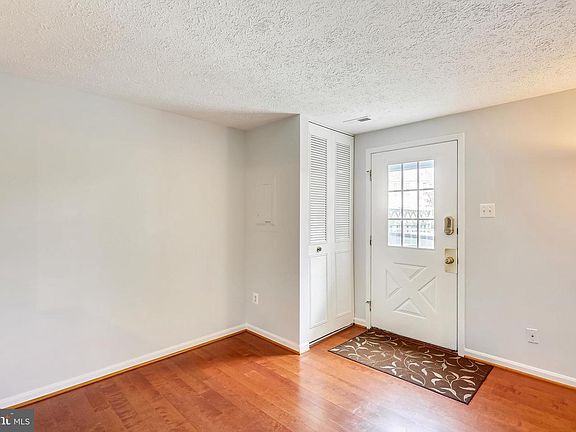 5th image of 429 Palmspring Dr