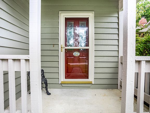 5th image of 6952 Steinmeier Dr W