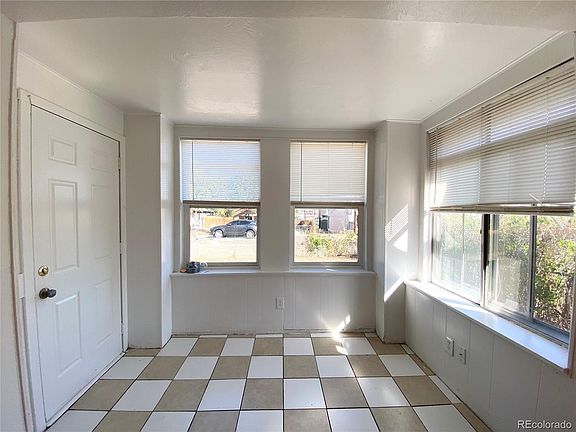4th image of 3054 W Gill Place